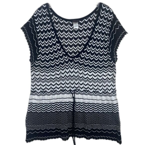 Torrid Y2K Black White Top Plus Size 3X Short Sleeve Perforated Semi Open Knit - Picture 2 of 11